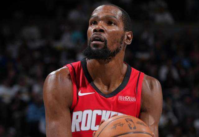 13分钟只拿3分，火箭队新援复出低迷6场 4年合同看走眼 申京伤停2周